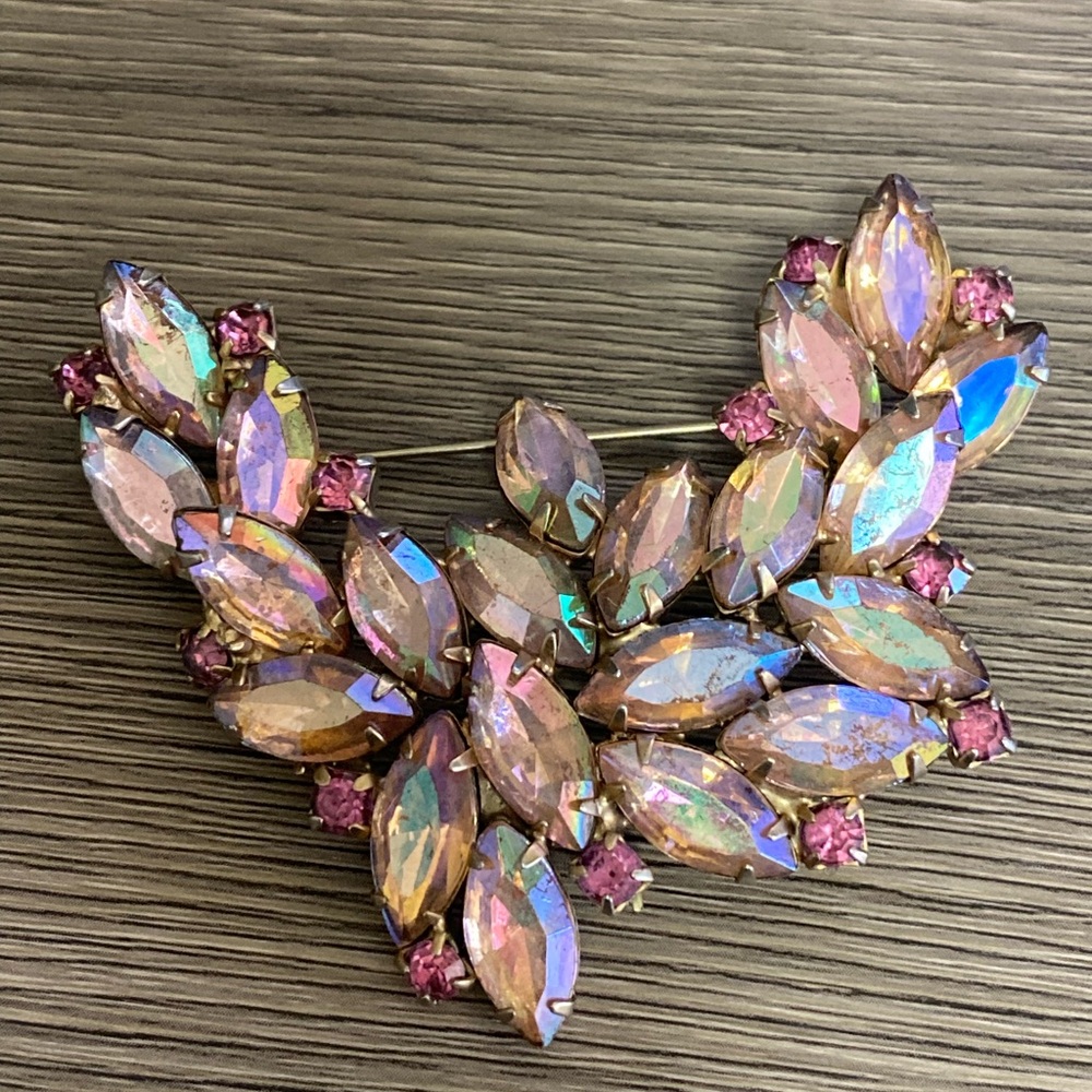 Vintage 50s AB Aurora Borealis Pink Iridescent Crystal Brooch